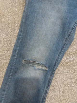 Vaqueros Stradivarius rotos Talla 42