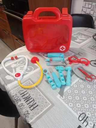 Maletín médico infantil