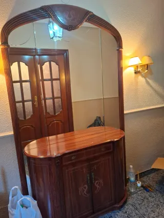 Mueble de entrada con espejo