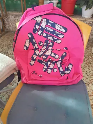 Mochila Fila Rosa con Diseño Diamantes