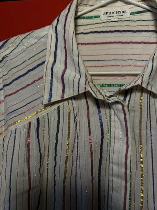Camisa manga larga con rayas metalizadas. Talla M