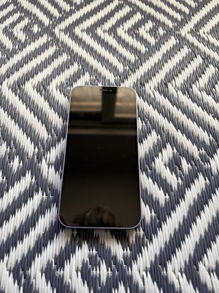 iPhone 12 mini viola