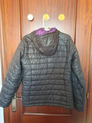 Chaqueta Decathlon Negra y Morada