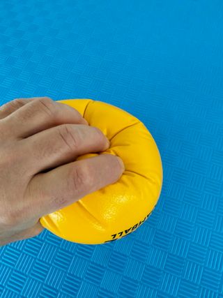 Pelota Foam con Cascabeles Amarilla