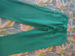 Pantalones deportivos verdes