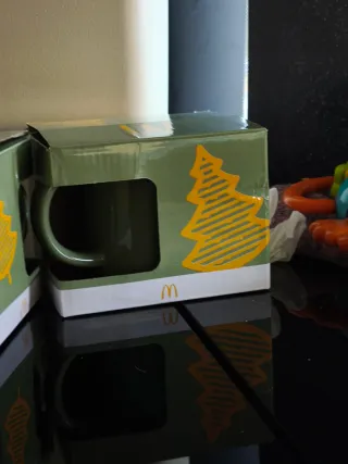 Varias taza McDonald's Verde y Amarilla