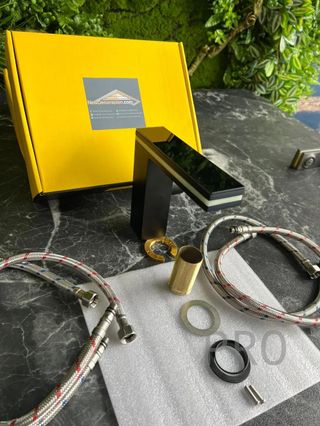 Grifo para lavabo color negro metálico