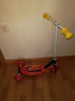 Patinete infantil Cars 3 ruedas