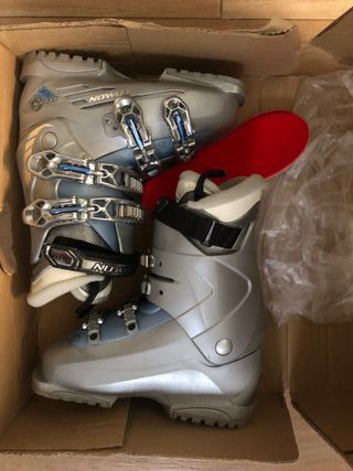 Botas Esquí Salomon Mujer Talla 39. Poquísimo uso.