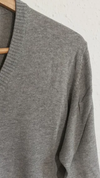 Pull & Bear Jersey Pico Gris Talla L