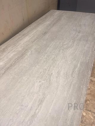 Pavimento in pietra travertino