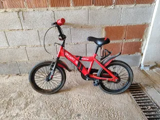 Bicicleta infantil roja 12"