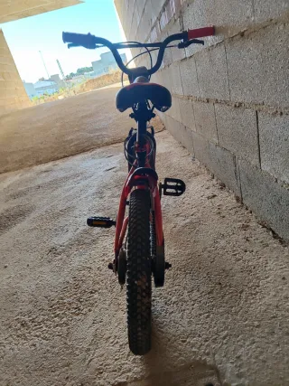 Bicicleta infantil roja 12"