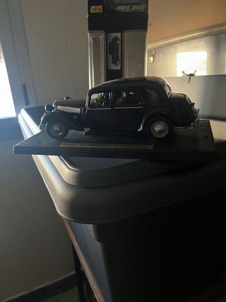 VENDO CITROEN TRACTION AVANT A ESCALA 1’24
