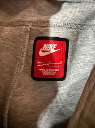 Conjunto Nike Tech Gris Niñ@/Adolescente