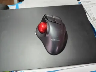 Mouse Trackball Wireless AmazonBasics Nero/Rosso