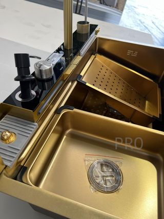 Fregadero Oro Multifunción con Pantalla Digital