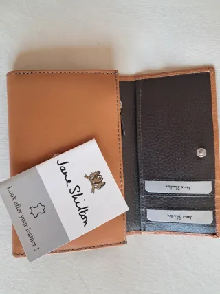 Cartera y monedero piel color camel