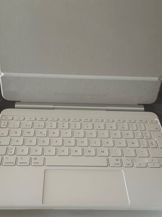 Apple Magic Keyboard per iPad Air 11 nuovo