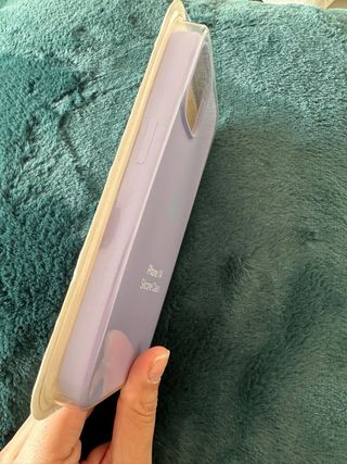 Custodia in silicone per iPhone 14 viola