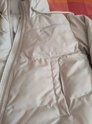 Cazadora polipiel Zara beige mujer