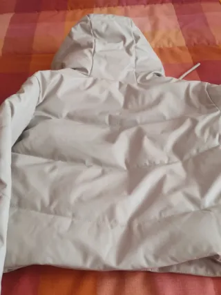 Cazadora polipiel Zara beige mujer