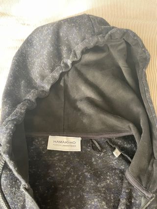 Chaqueta con capucha hombre gris y negro