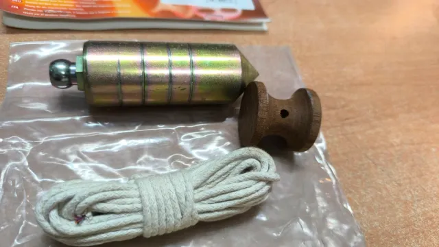 Plomada de nuez, madera y cuerda de marcar