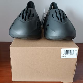 Yeezy Foam RNR Carbon | EU44.5/US10