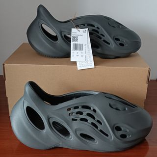 Yeezy Foam RNR Carbon | EU44.5/US10