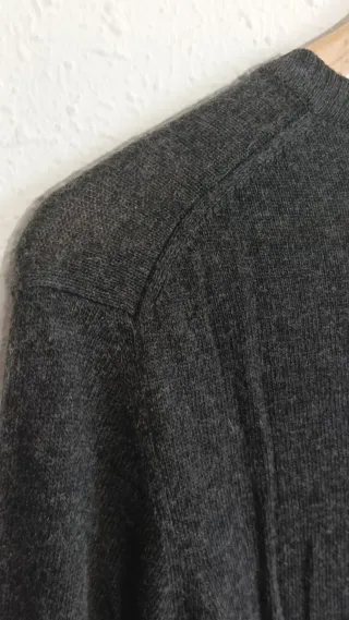 Jersey Zara de pico gris