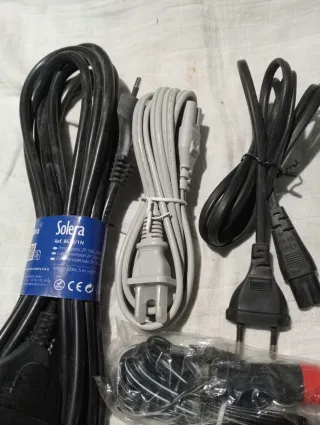 Lote di cavi vari con prese Schuko e connettori femmina