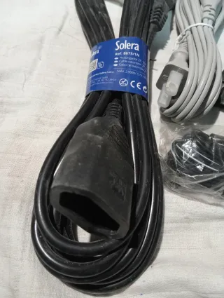 Lote di cavi vari con prese Schuko e connettori femmina