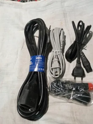 Lote di cavi vari con prese Schuko e connettori femmina