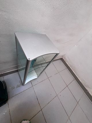 Estantería de cristal y metal