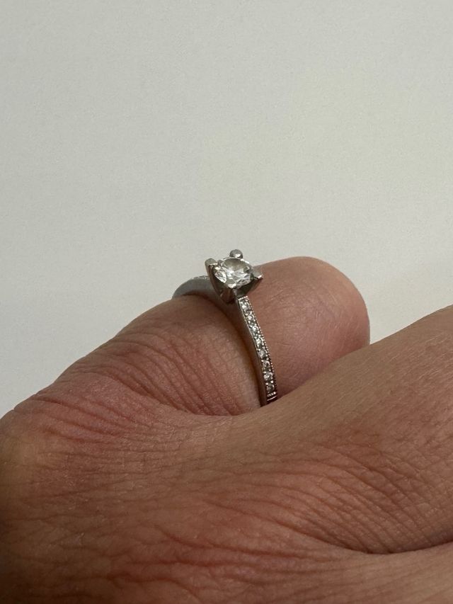 Anello in Oro Bianco con Diamanti