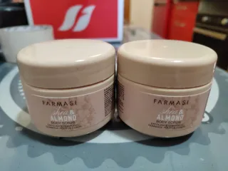 Lote 2 Exfoliantes Farmasi Shea & Almond