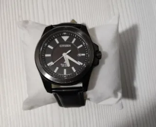 Reloj Citizen Negro eco Drive.