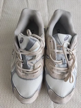 Deportivas Asics Gel Beige y Gris