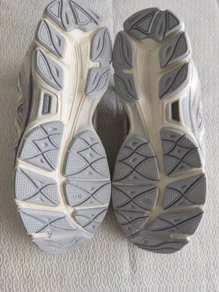 Deportivas Asics Gel Beige y Gris