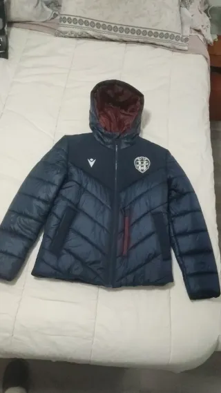Chaqueta Macron Levante UD Azul y Roja L niño