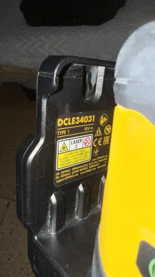 Nivel Láser Dewalt 18V modelo dcle34931