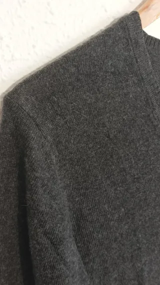 Jersey Zara cuello pico gris