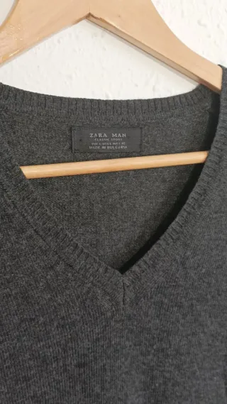 Jersey Zara cuello pico gris