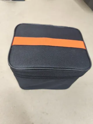 Nivel láser con 2 baterías y mando