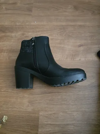 Botines de Piel Negros