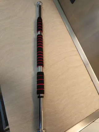 Barra de dominadas ajustable