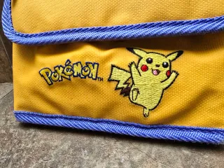 Funda Gameboy Pokémon Amarillo