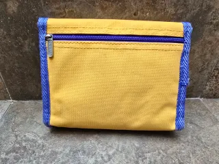 Funda Gameboy Pokémon Amarillo