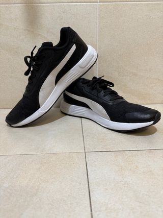 Zapatillas Puma Flyer Runner Negras y Blancas